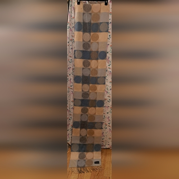 GORGEOUS Begg of Ayr XL Neutral Cashmere Polka Dot Casual Scarf Wrap - Picture 4 of 7